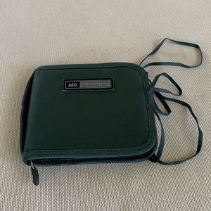 Rei passport holder, barely used